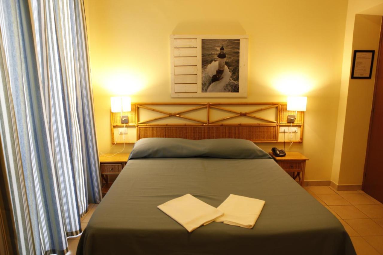 Hotel Villa Giulia Porto Azzurro Exteriör bild